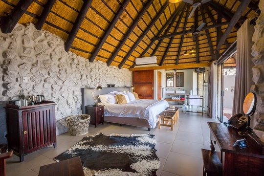 Leopard Mountain Safari Lodge 5-star safari luxury room - For Family Adventure Travel Safari Holidays in KZN, South Africa.