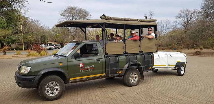 Safari vehicle loaded for the drive to Skukuza. 