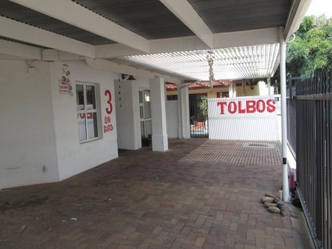 Tolbos Backpackers Outdoor Entrance