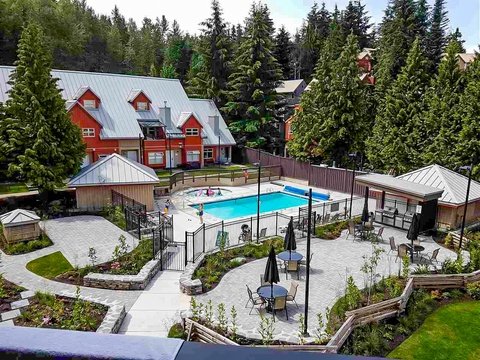 Lake Placid Lodge Whistler, Condo Rental with pool and hot tub in Whistler Creekside