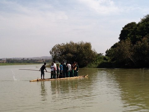 Papyrus Boat or 'Tankua' transporting students.