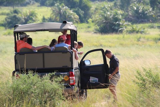 Ready to continue the safari - Hans van den Merwe - iSimangaliso Wetland Park