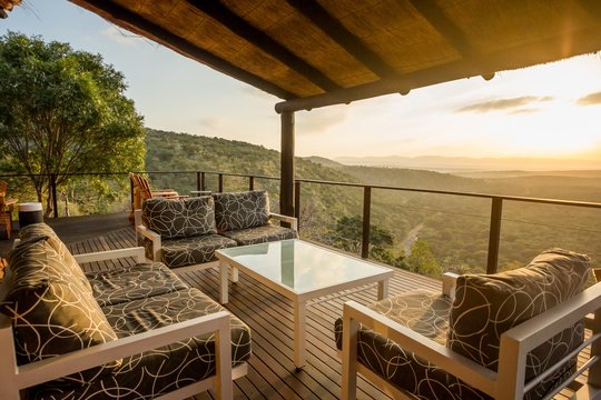 Leopard Mountain Safari Lodge in KZN, South Africa viewing deck perfect for Family Holidays