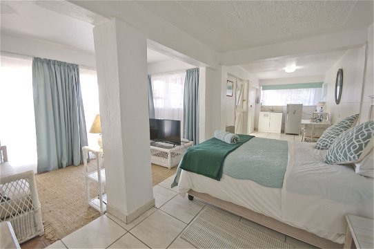 Room F2 - Double Knysna Guesthouse Accommodation