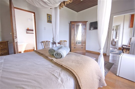 Room A - Double - Knysna Guesthouse Accommodation