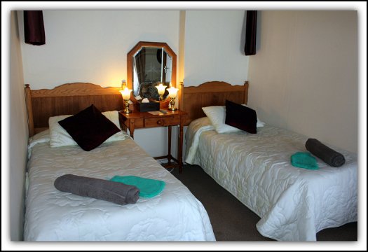 Room B - Twin Room Knysna Guesthouse Accommodation