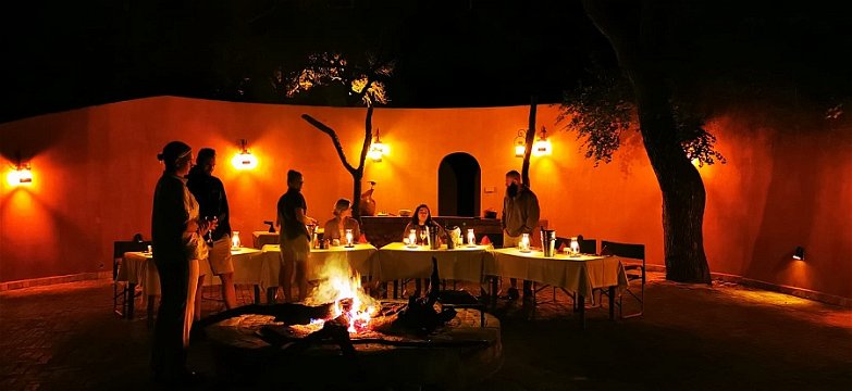 A lovely boma dinner after a great day in the bush. 