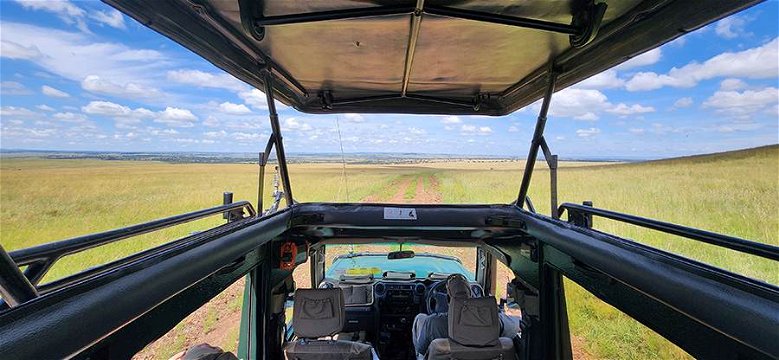Driving in the Mara Triangle