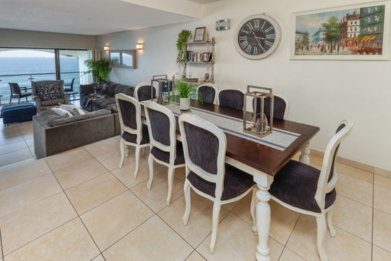 Dining area / Living room
