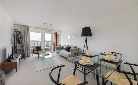 Chelsea Bright Spacious 