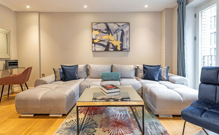 The Phoenix Townhouse Eight