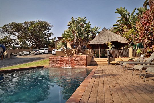 Timeless Lodge private swimming pool