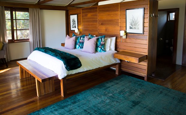Romantic Honeymoon suite for celebrations and getaways like an anniversary, engagement, proposal, romantic escape or birthdays. Romantic Honeymoon suite for celebrations and getaways like an anniversary, engagement, proposal, romantic escape or birthdays.