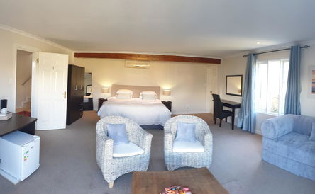 Jade Room 1 – Family Suite