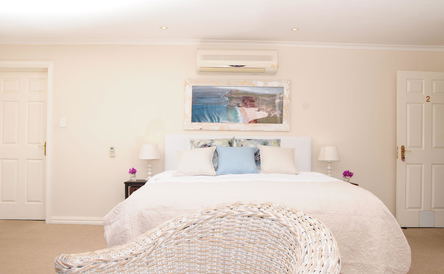 Cobalt Room 2 – King room with balcony