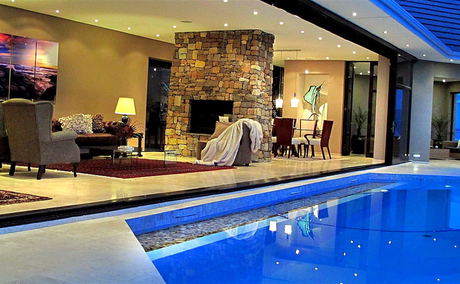 Aqua Terra Guesthouse lounge overlooking False Bay in Simon's Town Aqua Terra Guesthouse lounge overlooking False Bay in Simon's Town