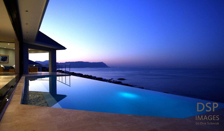 Aqua Terra Guesthouse - Infinity Flow Pool