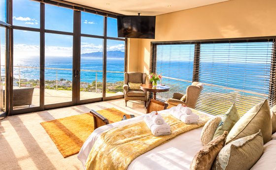 Sunrise - Deluxe Oceanview King Suite