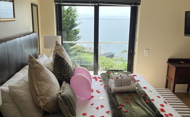 Aqua Terra Guesthouse - Fynbos Superior King Room