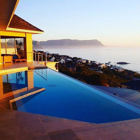 Sunrise Deluxe Ocean View King Suite at Aqua Terra Boutique Guesthouse in Simon's Town, Cape Town