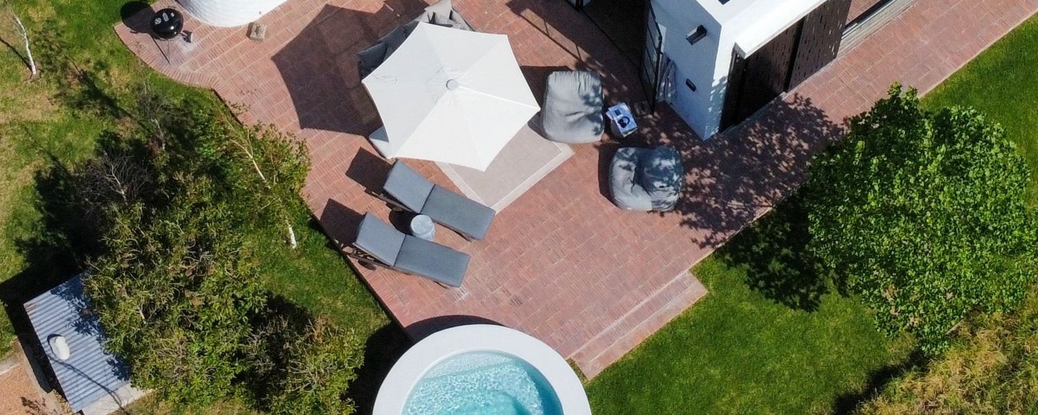 STIL couples villa, view from above with pool