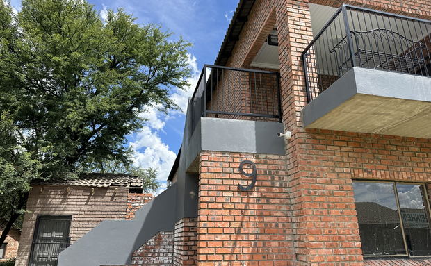 Upstairs Unit Upstairs Unit