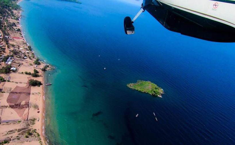 Bush flight with a Cessna Grand Caravan, operated by Safari Air Link along the Tanzanian coast