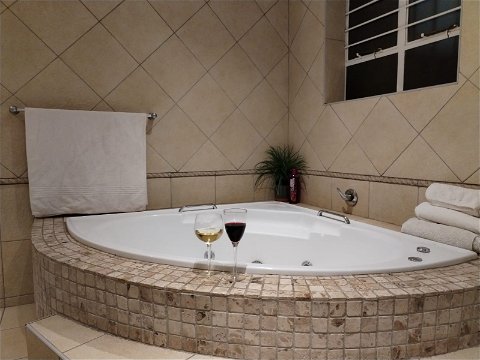 B&B with Jacuzzi Bath