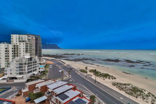 Blakes Terrace beachfront balcony view