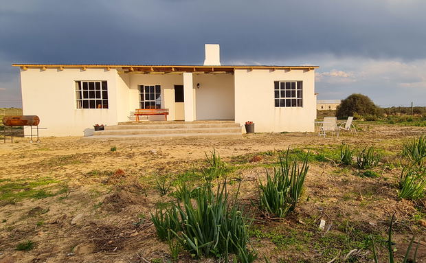 Elegans self-catering cottage at Willemsrivier only 4km from Nieuwoudtville