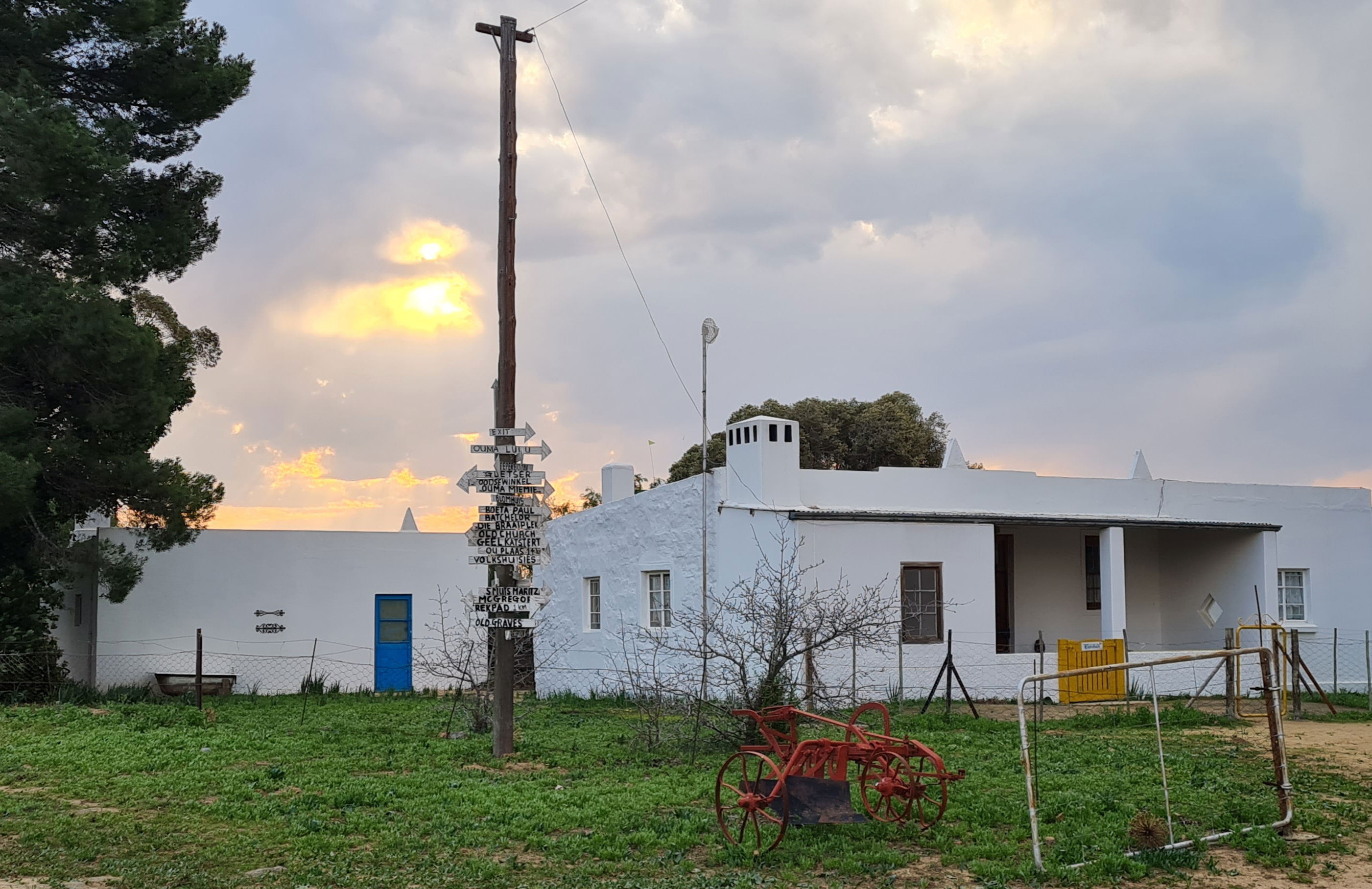 Blomhuis selfcatering cottage at Willemsrivier only 4km from Nieuwoudtville the bulb capital of the world!