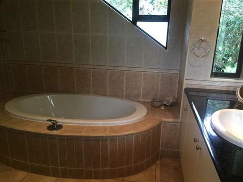 A10 - Bath tub