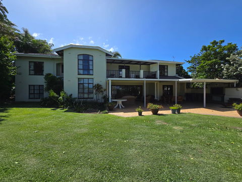 P4 - Side View