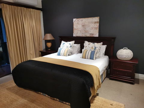 T2 - Black Pearl Main Bedroom