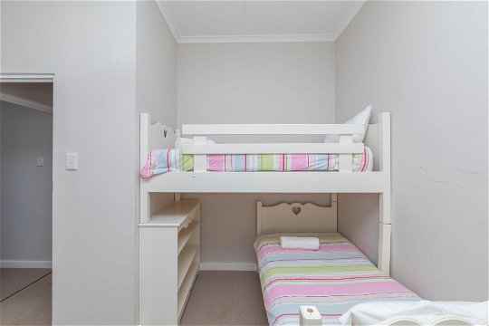 BEDROOM 3 SINGLE BUNKS X 2