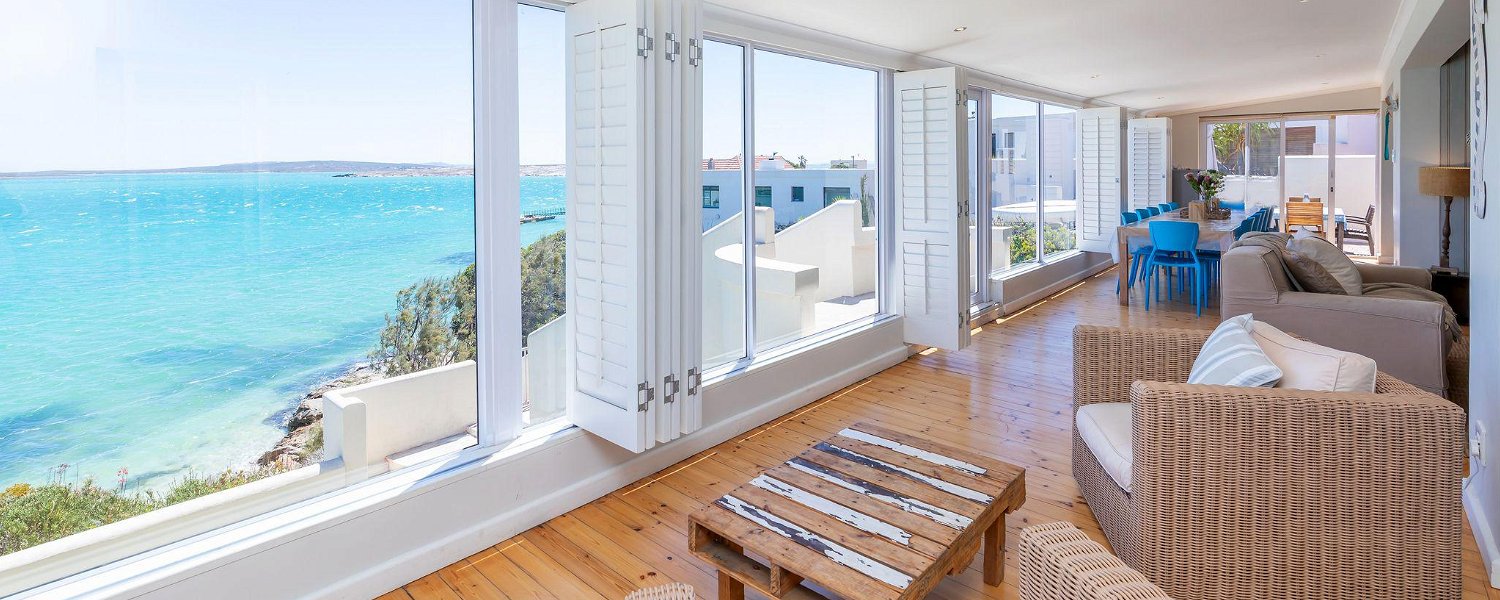 ENCLOSED PATIO WITH PANORAMIC VIEWS