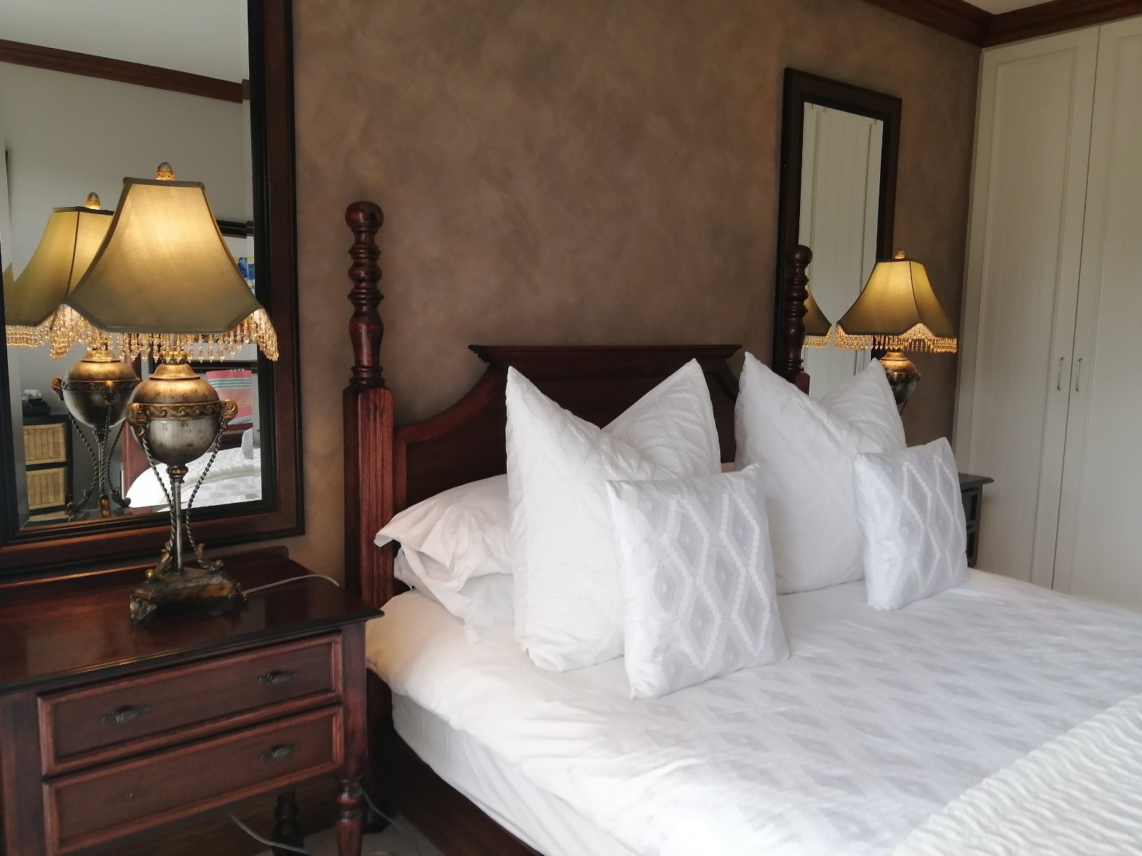 Majestic Suite
