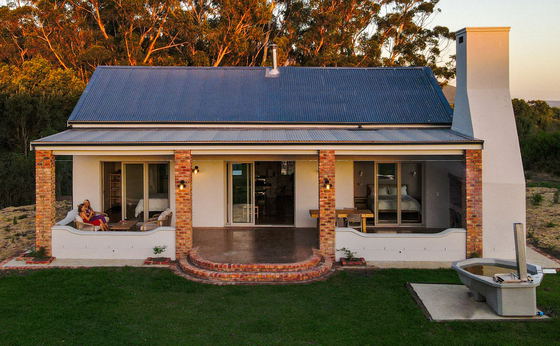 TOLBOS COTTAGE