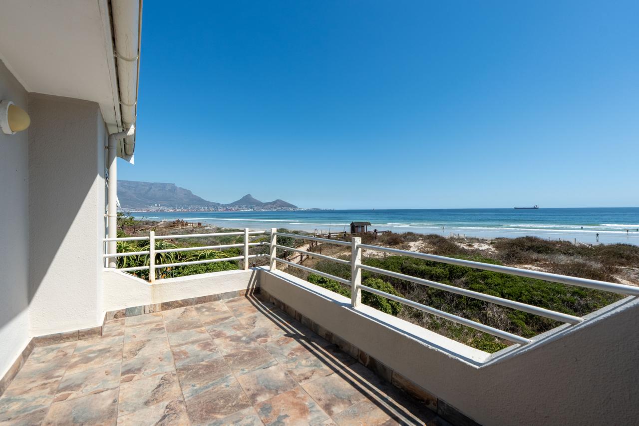 Milnerton Beachfront Villa overlooking Milnerton Beach @ Woodbridge Lodge