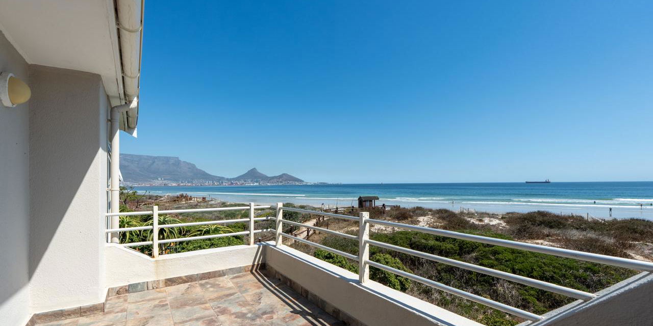 Milnerton Beachfront Villa overlooking Milnerton Beach @ Woodbridge Lodge