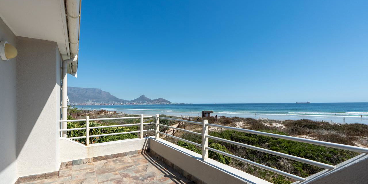 Milnerton Beachfront Villa overlooking Milnerton Beach @ Woodbridge Lodge