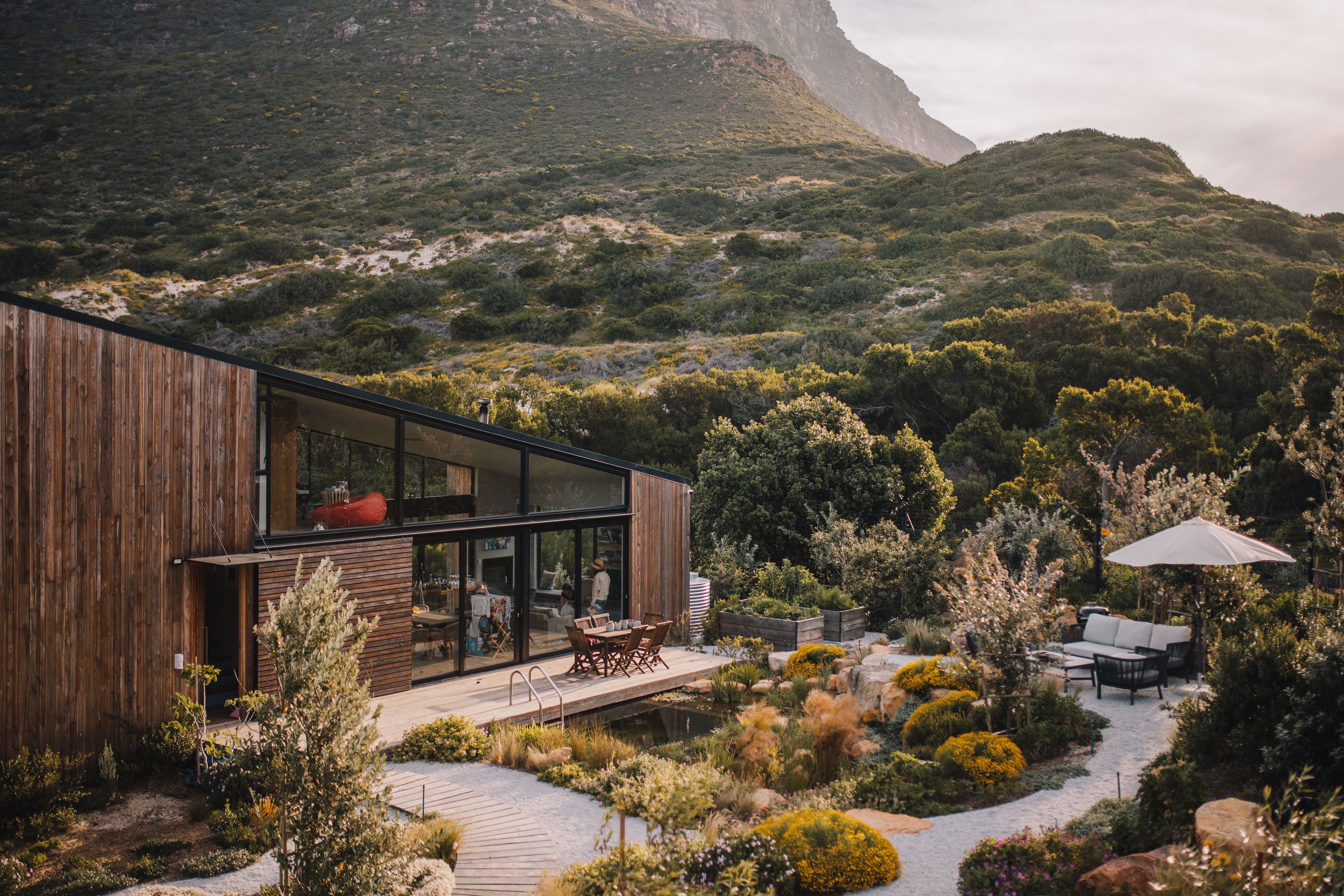 The Sentinel Cabin - Hout Bay | Lifetree Escapes