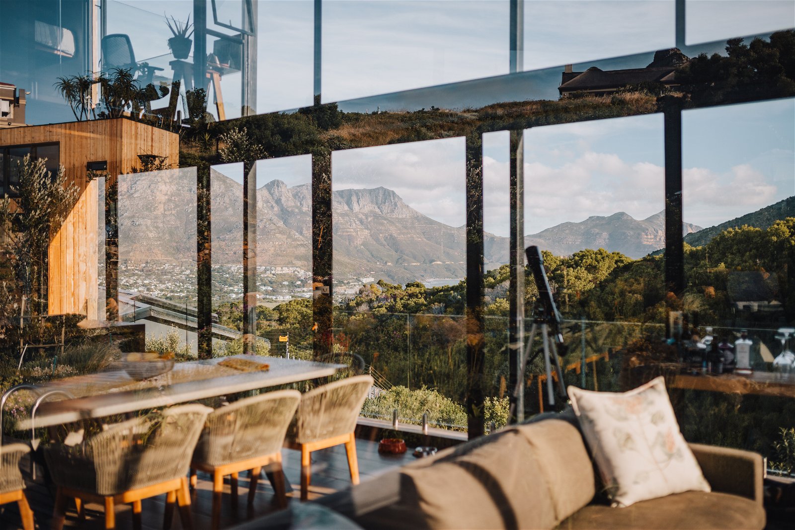 The Sentinel Cabin - Hout Bay | Lifetree Escapes