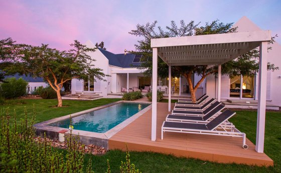 McGregor: Cabin for 6 - Stay 3 Pay 2 Mid-Week October 2026
