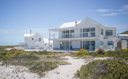 White Sands Beach House - Stay 3, Pay 2
