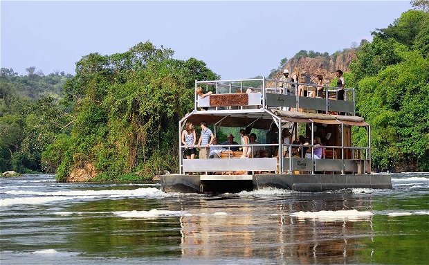 Boat cruise on the Nile to the bottom of Murchison falls