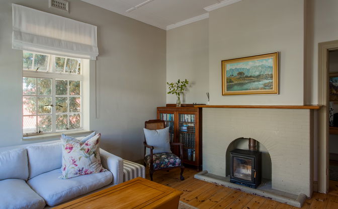 Minserie (Apartment Two)