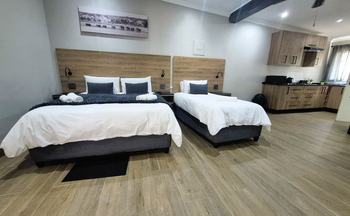 Self Catering Suite 18 Pool View