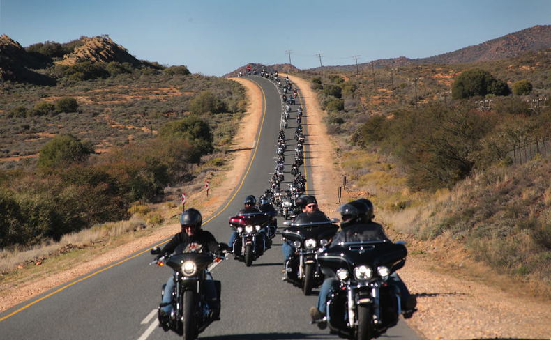 On the way to the Karoo Art Hotel. Harley-Dale Barrydale 