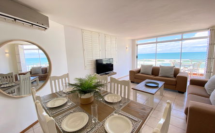 13 Glitter Bay| Seaviews & Beach access| Umhlanga 3BR